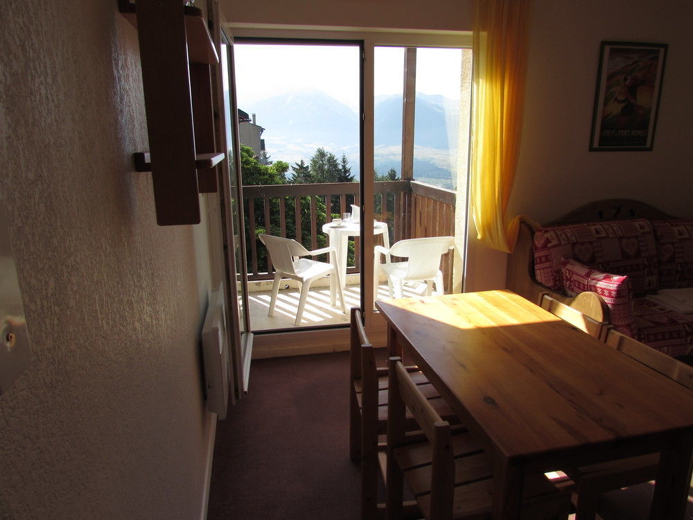Апарт готель Les Balcons Du Soleil Font-Romeu-Odeillo-Via Екстер'єр фото